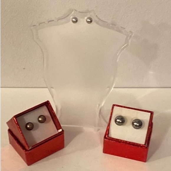 Swarovski 4mm Silver crystal pearl earrings (3) NEW - Picture 2 of 2